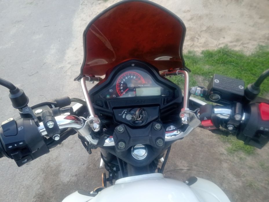 Мотоцикл Lifan kp 200
