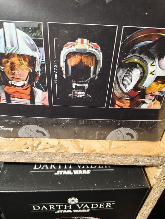 LEGO 75327 Star Wars Hełm Luke’a Skywalkera™ — Czerwony Pięć
