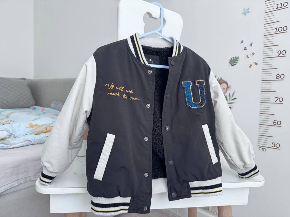 Стильний Бомбер Zara