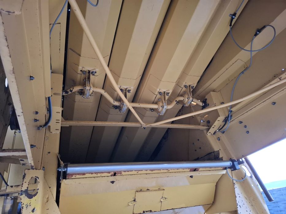 Kombajn New Holland 8040 jak TC54 sprowadzony tylko 2400 mtg