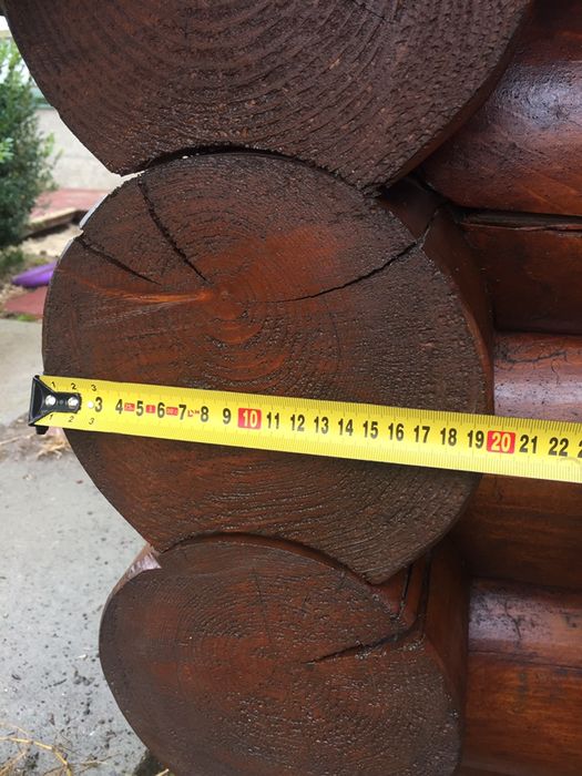 Будка для собаки утепленная деревянная из сруба дерева, вольер