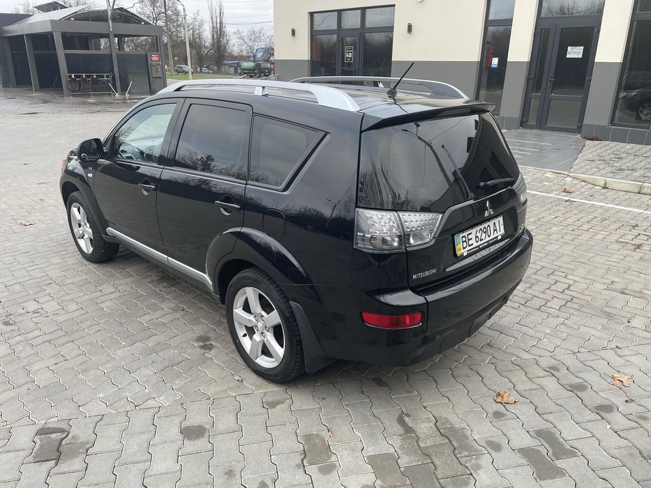 Mitsubishi Outlander XL