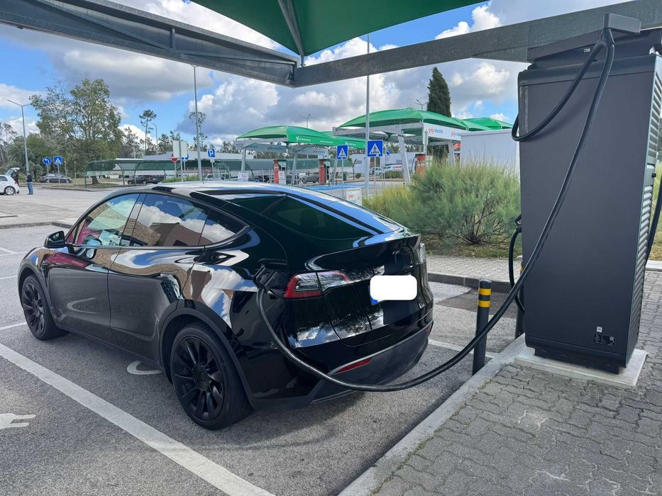 Tesla Model Y RWD - Bateria LFP - IVA dedutivel