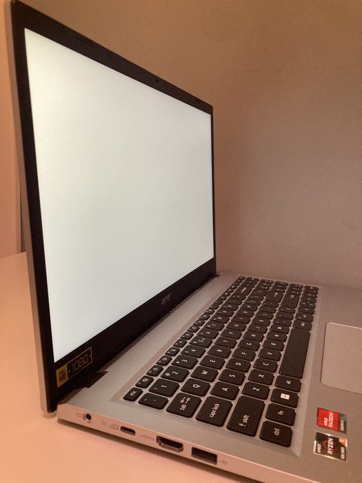 Acer Aspire 3 1TB 16Gb Ram AMD Ryzen 5 7520U Bateria 93,7% Windows 12