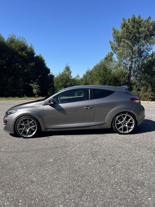Renault megane rs trophy — photo 4