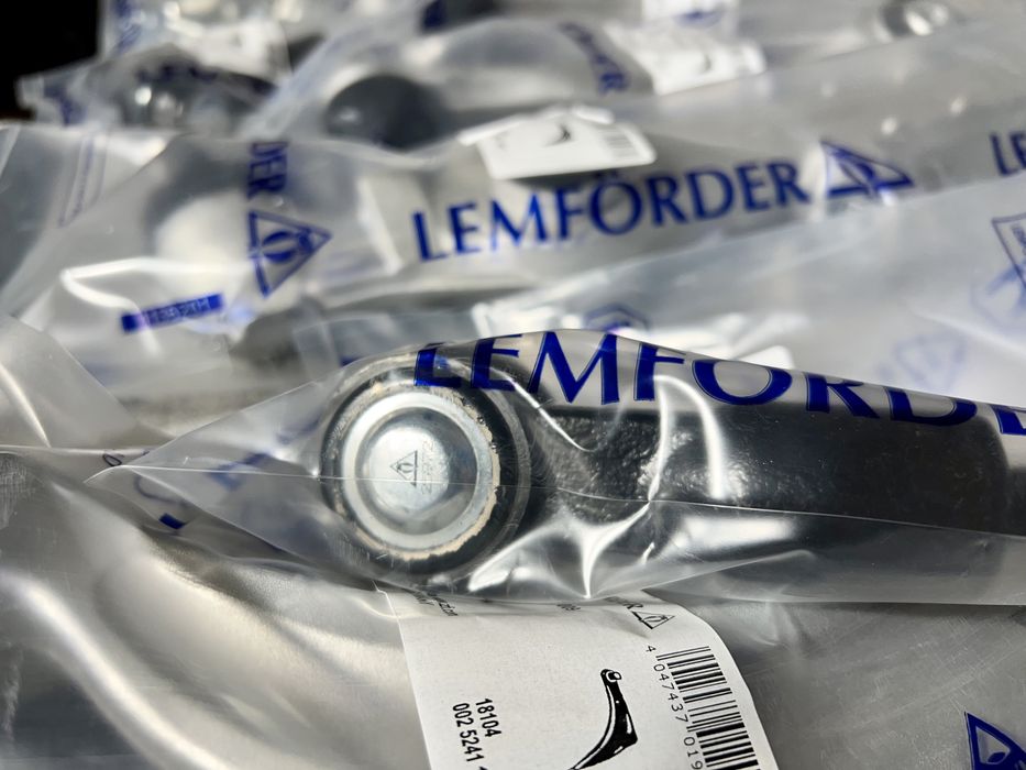 Новий Комплект Передніх Важелів Volkswagen Passat B5, Skoda SuperB