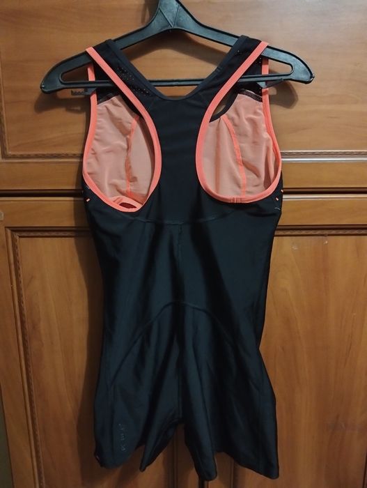 Купальник суцільний Speedo.