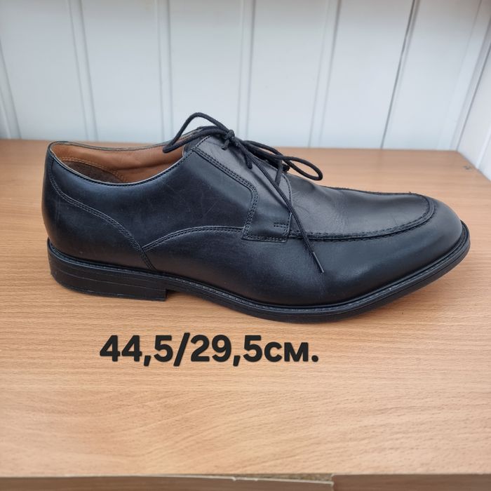 Шкіряні туфлі Clarks. Чоловічі туфлі на шнурівці