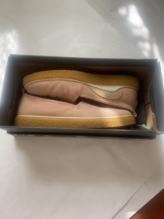 Розовые кожаные слипоны — модель Ecco Crepetray