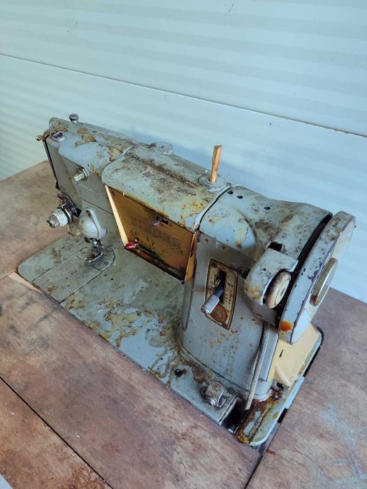 Máquina costura Singer