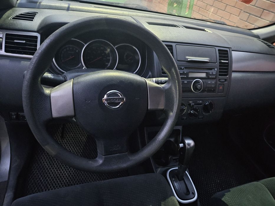 Продам Nissan Versa (Tiida) 2011год