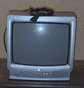 Lote de 3 TVs Antigas CRT / Tubo (Sony Trinitron, LG, Mitsuai) – Ideais para Jogos Retro