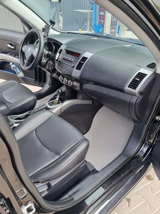 Peugeot 4007 2010 р.2.2 дизель автомат.