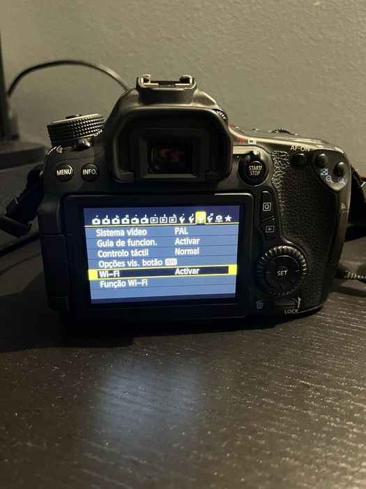 Câmera DSLR Canon EOS 70D