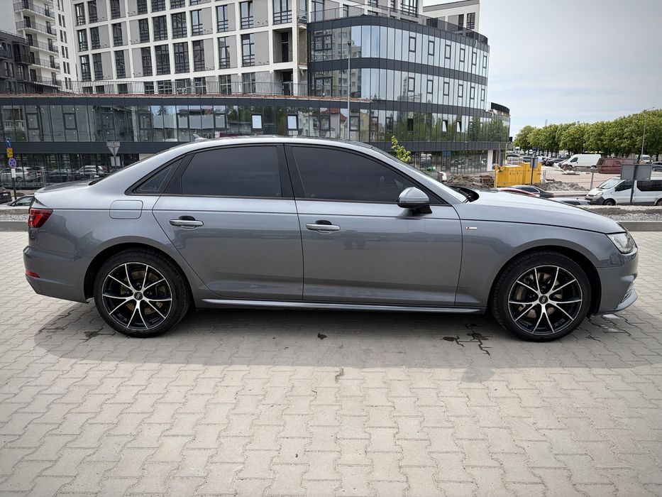 Audi A4 2017 VIN WAUDNAF47JA065150 фото оголошення 2 з 24