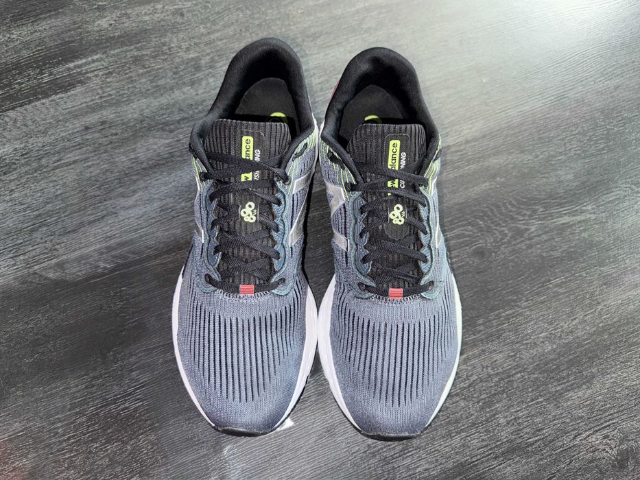 Легкі кросівки New Balance 890v6, оригінал, р-р 46-47,5, уст 30,5 см