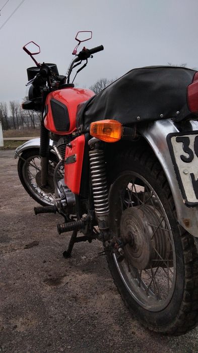 Продам мотоцикл іж плонєта 5 з мотоциклом іде ще один двигун