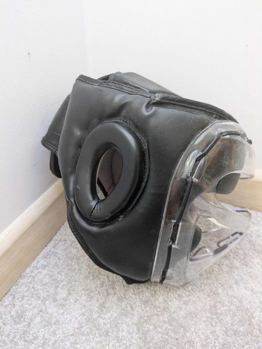 Kask treningowy z maską rozmiar S marki Bushi