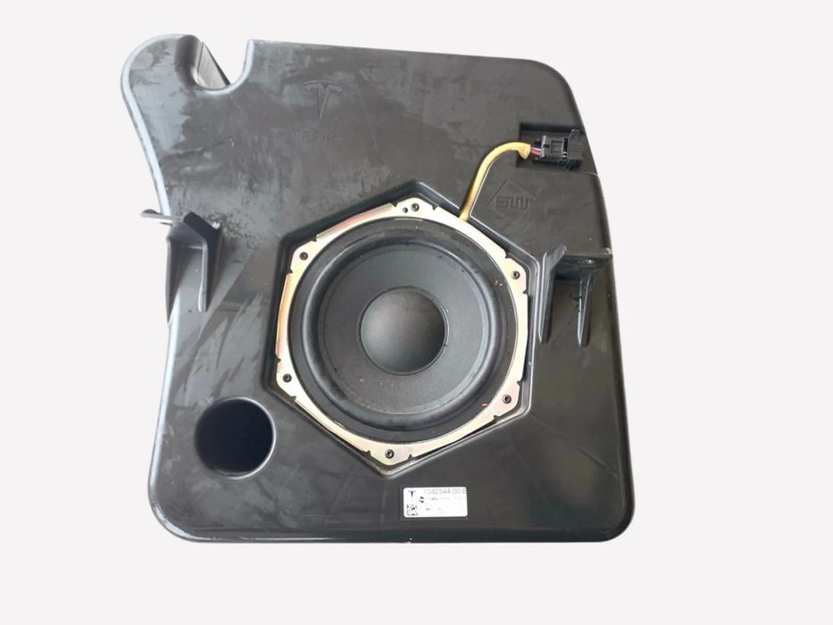 Динамік Сабвуфер Tesla Model S