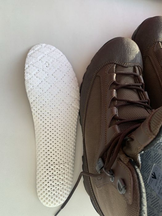 Берци, Черевики AKU