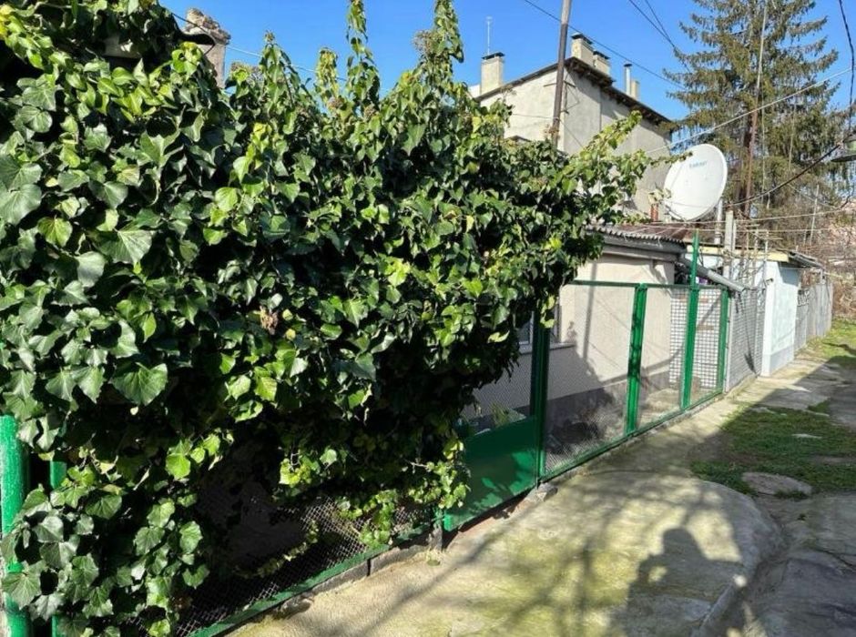 Одна кімната в оренду в центрі (тільки для дівчат)