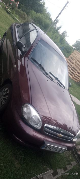 Продам машину ланус Шевроле