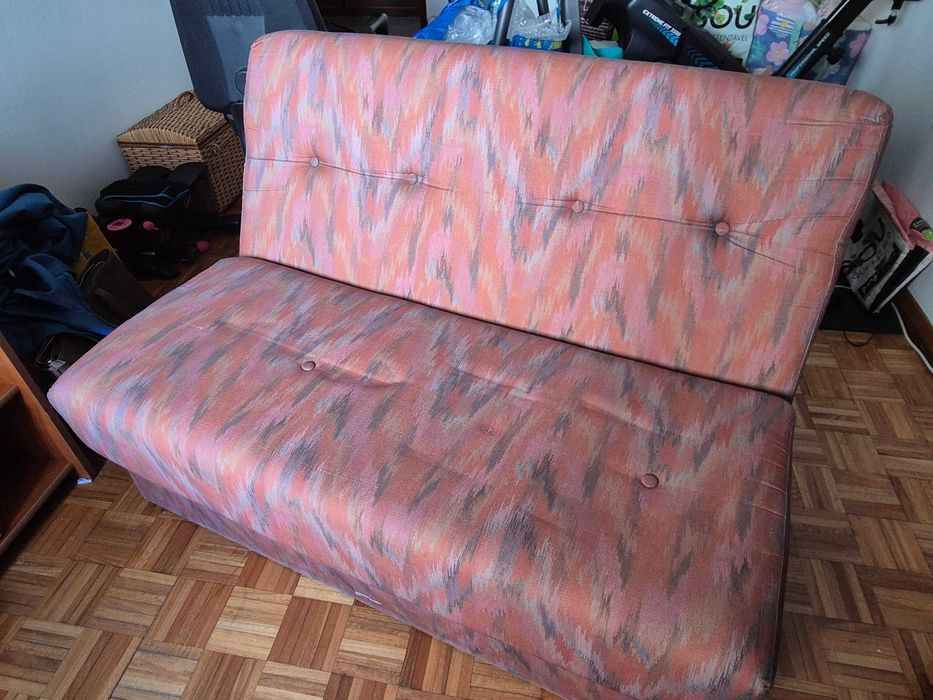 Sofá-cama tipo cambalhota, como novo