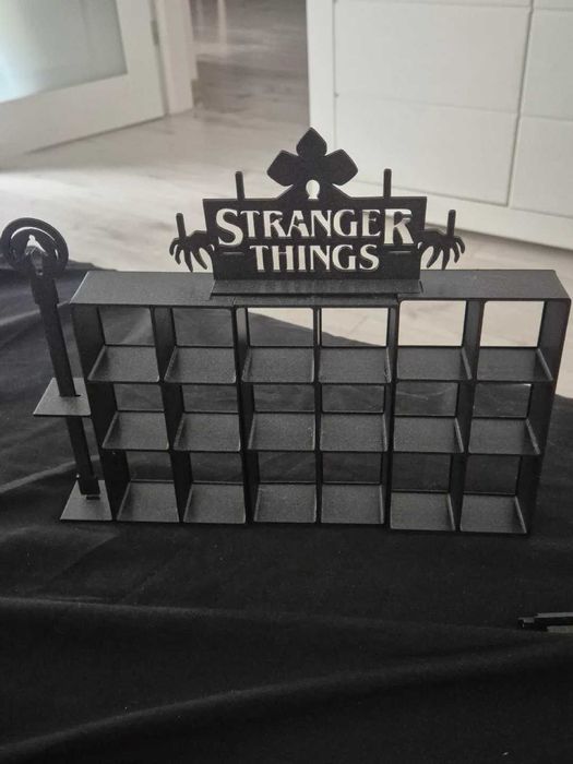 Підставка для фігурок Kinder Stranger Things (Дивні Дива) - на 24 шт