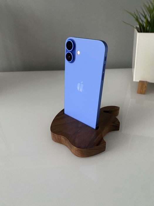 iPhone 11 64gb. в корпусі 16.