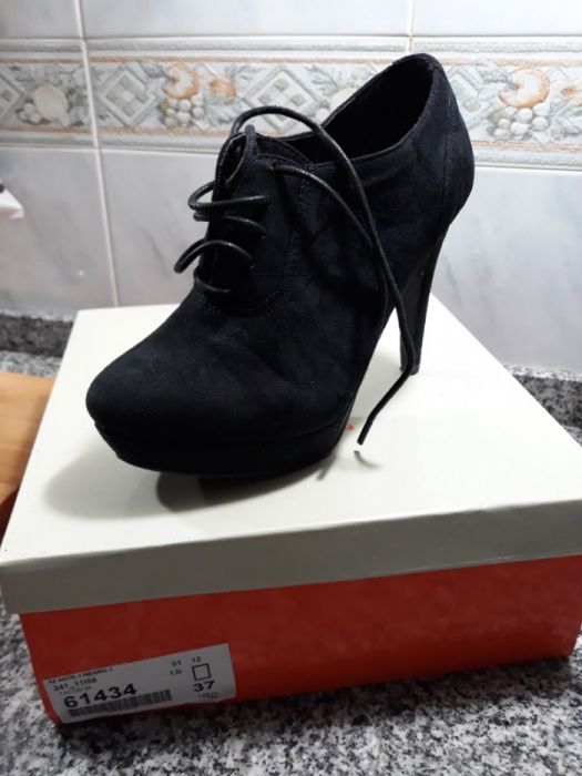Botins tamanho 37