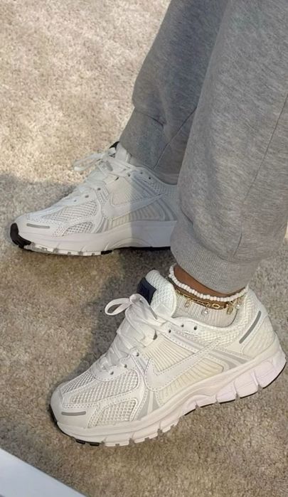 Nike Vomero 5 White жіночі кросівки найк вомеро 5 білі сітка