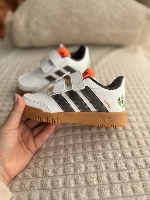 кросівки adidas 28,5 розмір