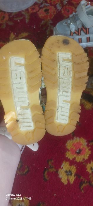 Продаю сандалики на мальчика 24 размера