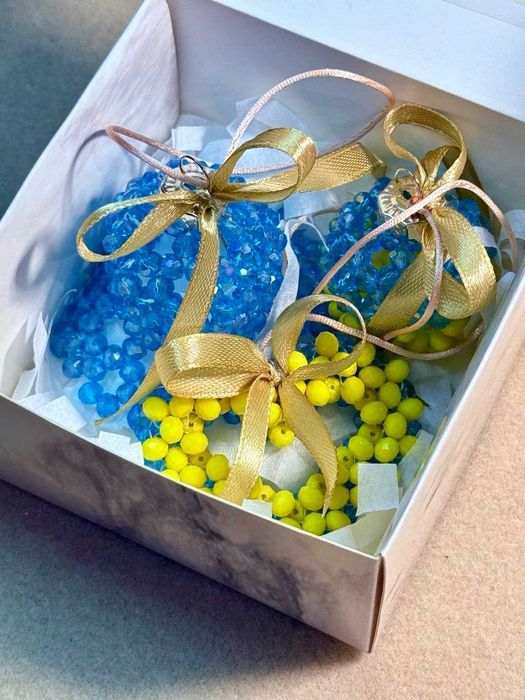 Ręcznie robione ozdoby choinkowe z koralików