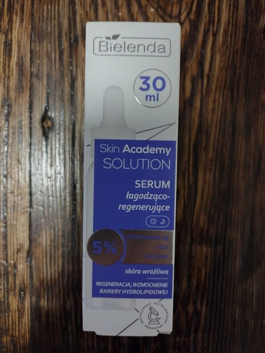 Bielenda Skin Academy serum łagodząco-regenerujące
