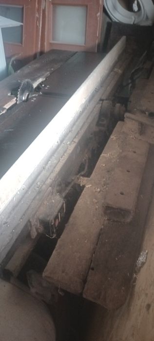 Дерево обробних станок