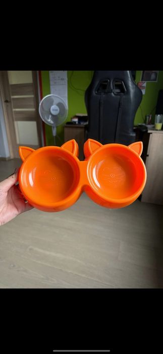 Podwójna miska dla kota ( na wodę i na karmę )