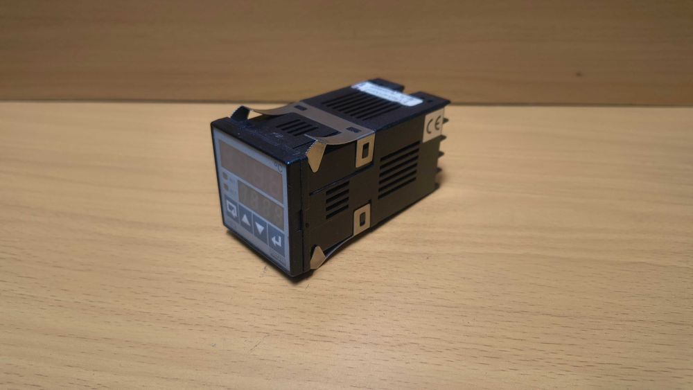 Lumel RE3 regulator cyfrowy temperatury