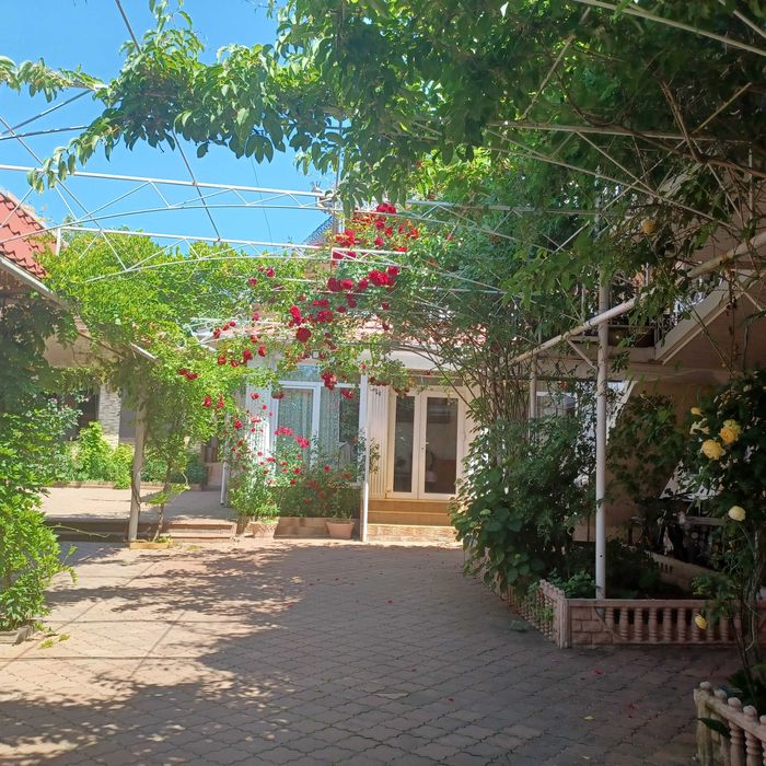 Одесса, ул. Победы. Продается дом с широкими возможностями