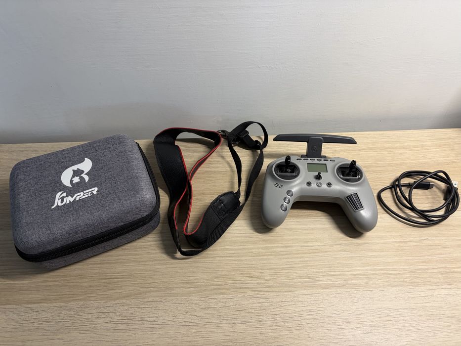Aparatura jumper t pro elrs dron fpv