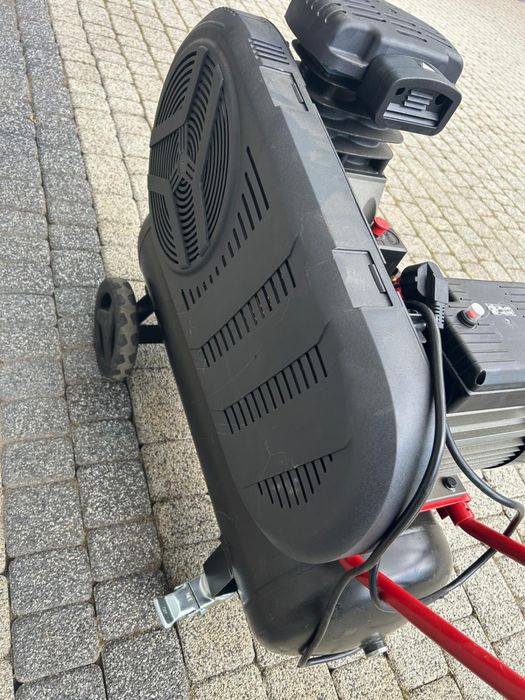 Kompresor 50 l 10 Bar wydajność 420L