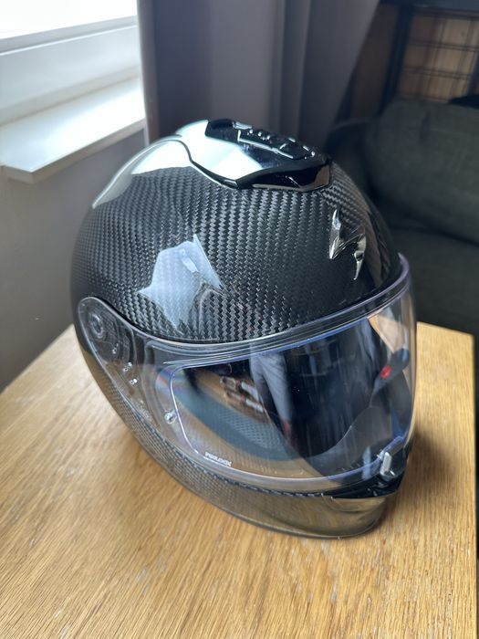 S-ка Scorpion exo 1400 carbon шолом шлем