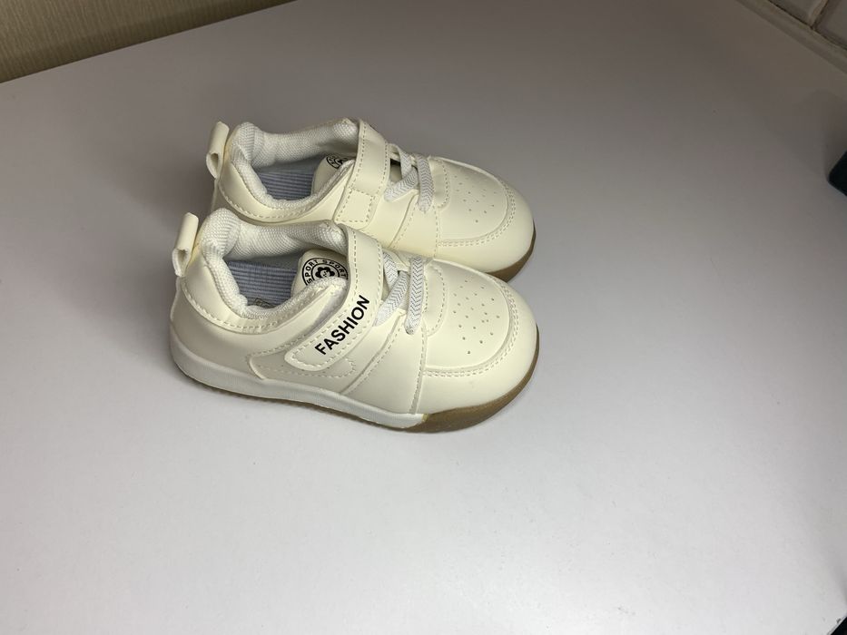 Дитячі кросівочки