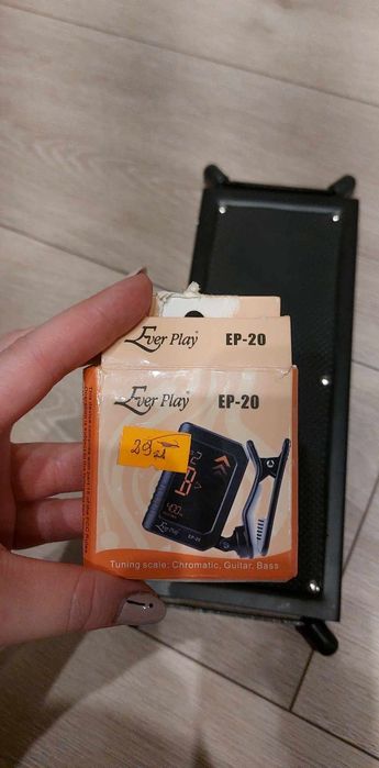 Gitara wraz z wszystkimi akcesoriami