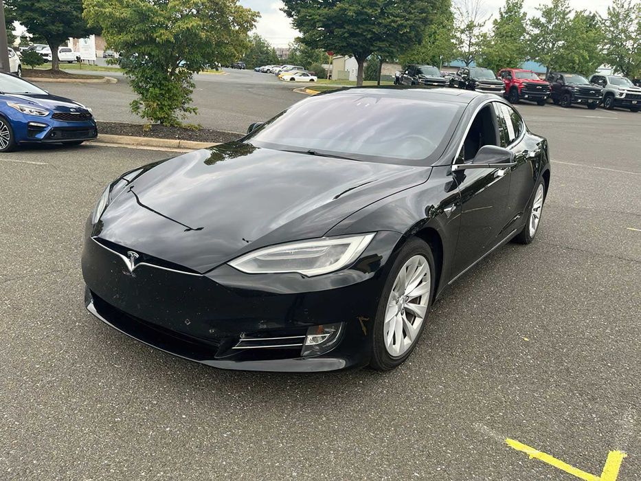 Tesla Model S      2016