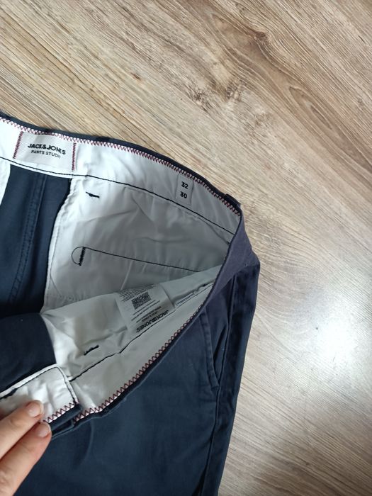 Nowe spodnie model  chinos Slim wysyłka gratis