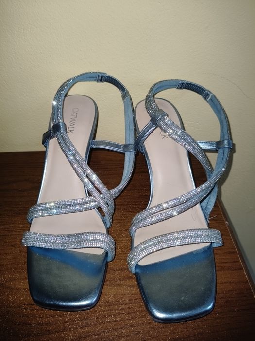 Босоніжки 40 розміру