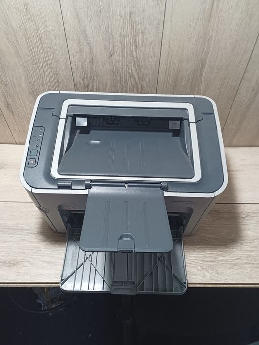 Принтер HP Laser jet p1505