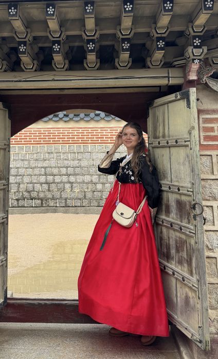 Онлайн репетитор англійської для школярів і дорослих (живу закордоном)