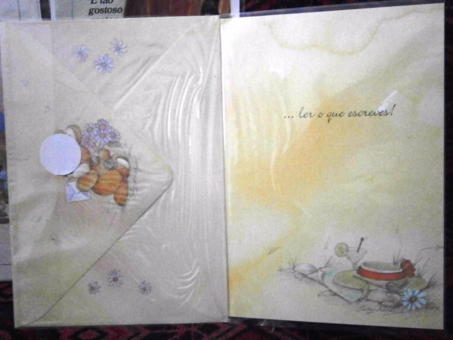 Postais de Amor ainda embalados